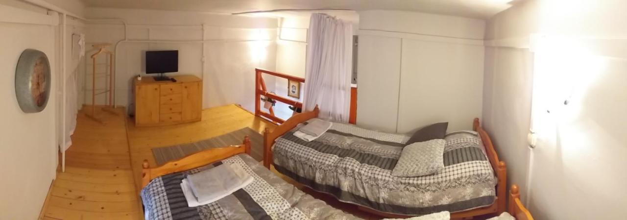 Belvarosi Vintage Apartman A Setaloutcan ミシュコルツ エクステリア 写真
