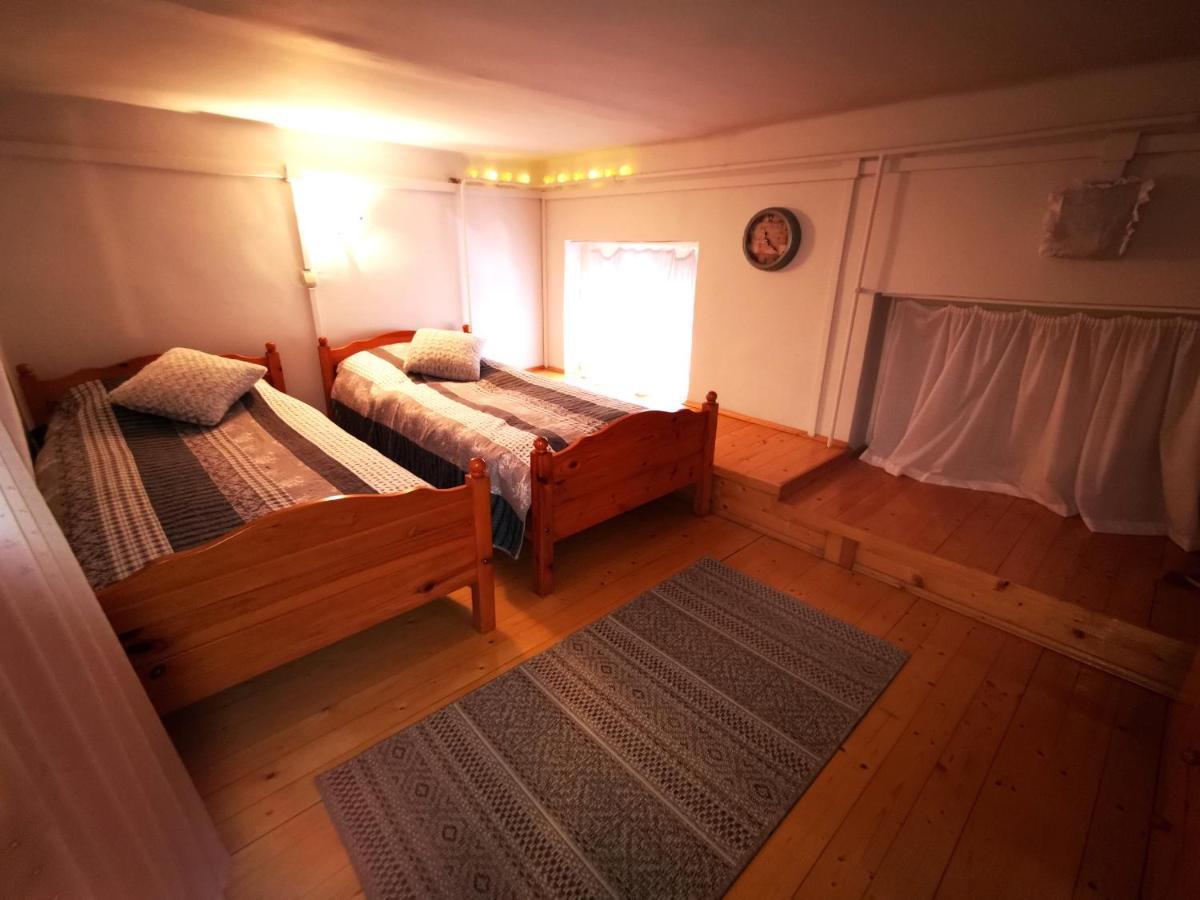 Belvarosi Vintage Apartman A Setaloutcan ミシュコルツ エクステリア 写真
