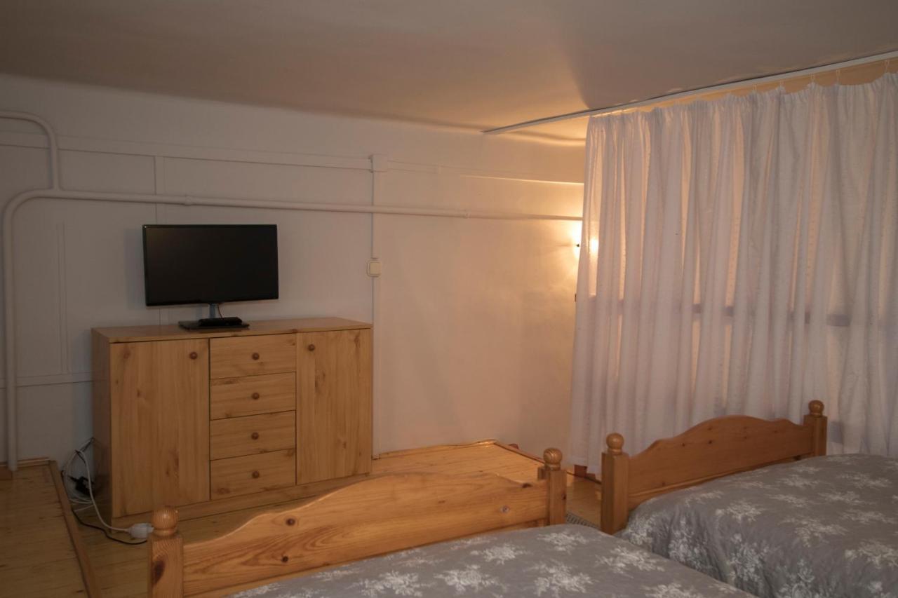 Belvarosi Vintage Apartman A Setaloutcan ミシュコルツ エクステリア 写真