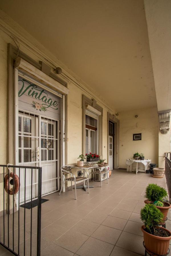 Belvarosi Vintage Apartman A Setaloutcan ミシュコルツ エクステリア 写真