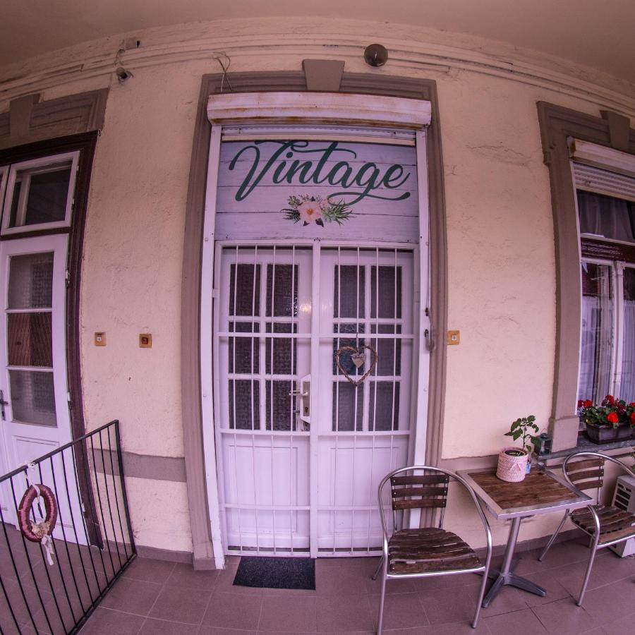 Belvarosi Vintage Apartman A Setaloutcan ミシュコルツ エクステリア 写真